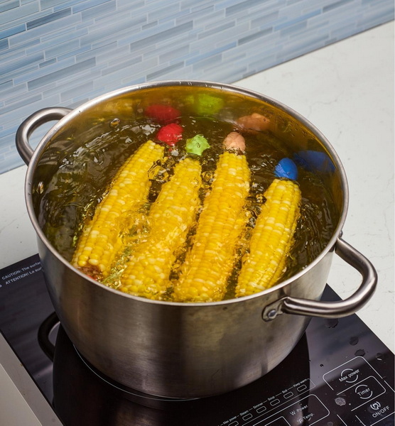 Corn Cob Holder Set Is Best for Family Gatherings_1 Corn Cob Holder Set Is Best for Family Gatherings_1