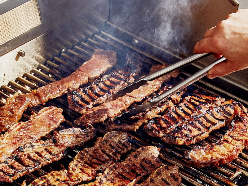  How Do I Choose Safe And Durable BBQ Grill Accessories?