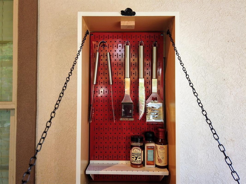 You Keep Barbecue Tools Neatly Stored_1