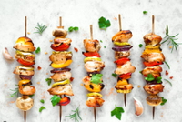 //imrorwxhlnqllp5p.ldycdn.com/cloud/ljBprKrnlqSRilqkonkojq/Are-Stainless-Steel-Or-Bamboo-Skewers-Better-For-BBQ.jpg