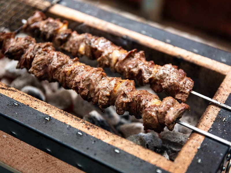 Use A Skewer Charcoal BBQ for Perfect Grilling_1