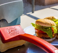 //imrorwxhlnqllp5p.ldycdn.com/cloud/lkBprKrnlqSRilklomjqjq/How-Do-You-Replace-The-Cleaning-Head-on-A-Grill-Rescue-Scraper.jpg