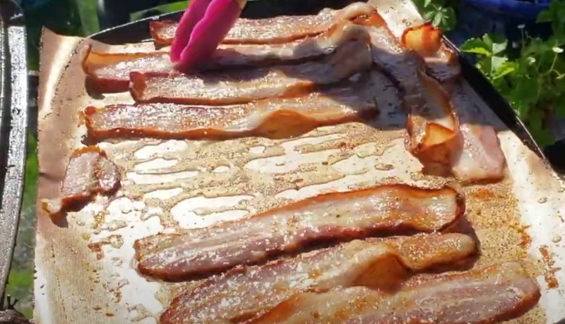Cook Bacon in The Copper Grill Mat_3