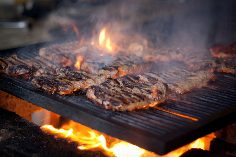 What Grill Tools To Use on Porcelain?
