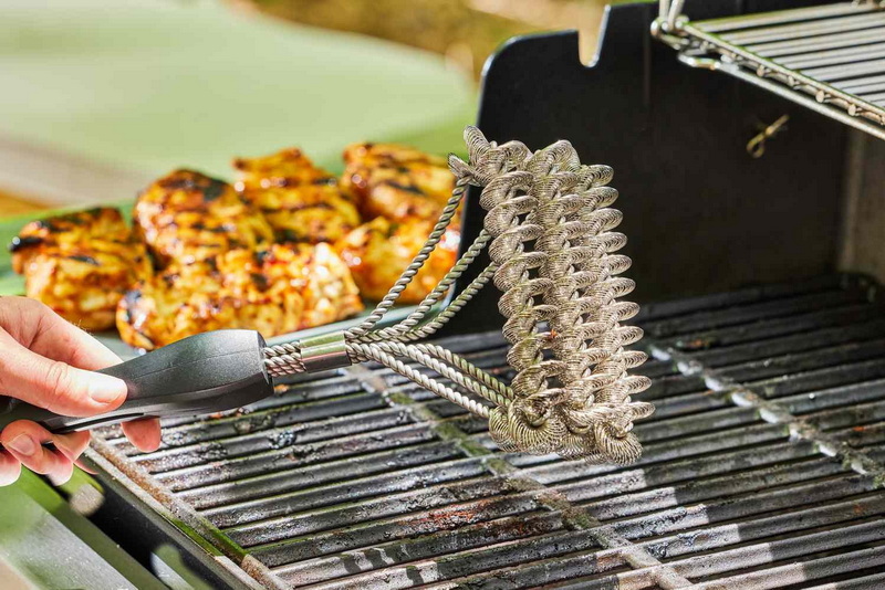 What Is The Best Grill Brush To Use?