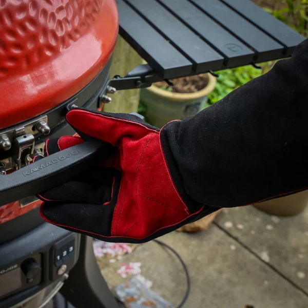 Are Insulated BBQ Gloves Better Than Regular Grill Mitts?