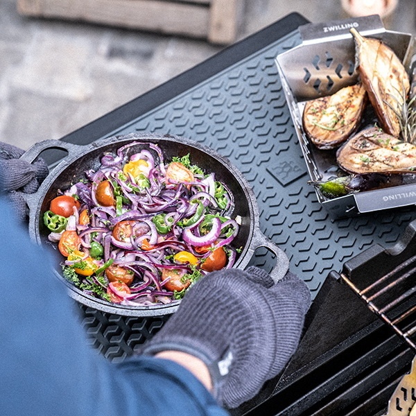 Can You Use A Silicone Mat on The Grill?