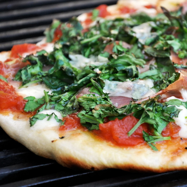 How To Grill A Homemade Pizza on A Grill Mat?