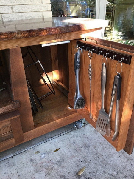 How To Arrange Grill Tools in Backyard?