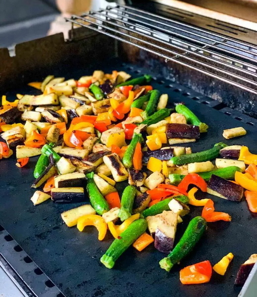 Cook Veggies on Grill Mat_1