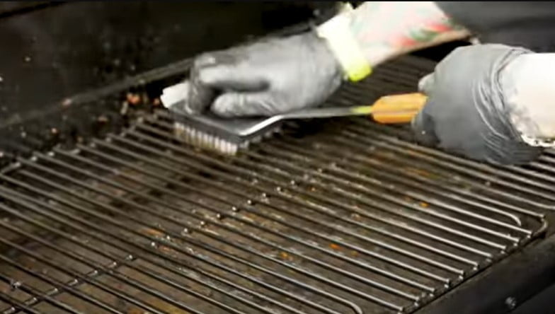 How To Clean A Dirty Grill Rack?
