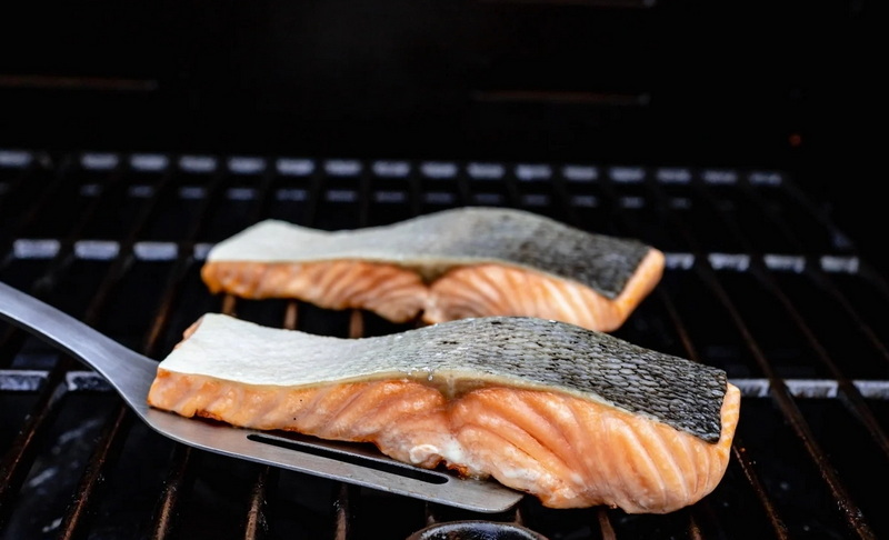 How Do You Grill Salmon on The Grill Mat?