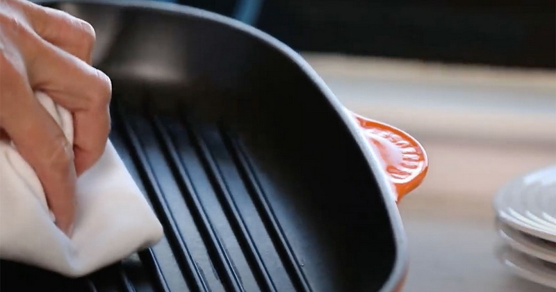 Natural Grill Pan Cleaning Methods