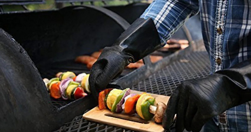 What Gloves Do BBQ Pitmasters Use?
