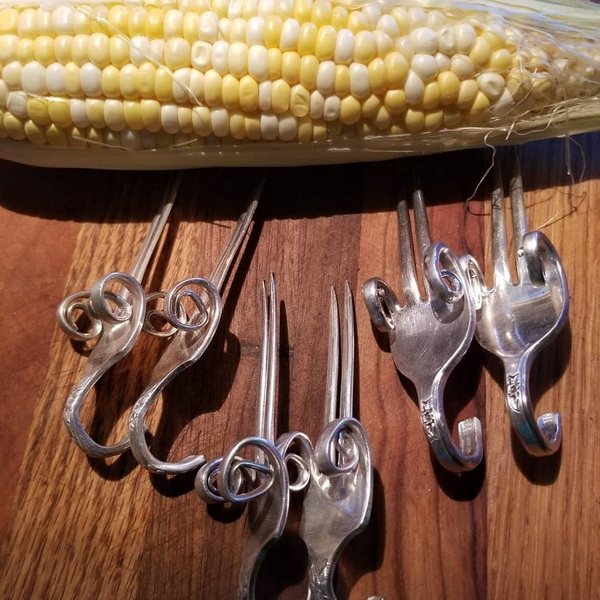 Brug en Corn Cob Holder med en Twist Design_2