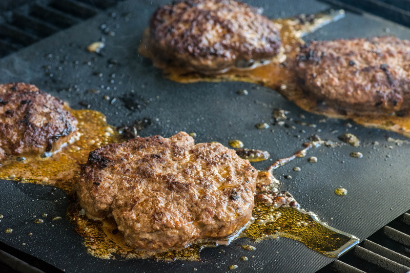 Cook Hamburgers on Grill Mat_2