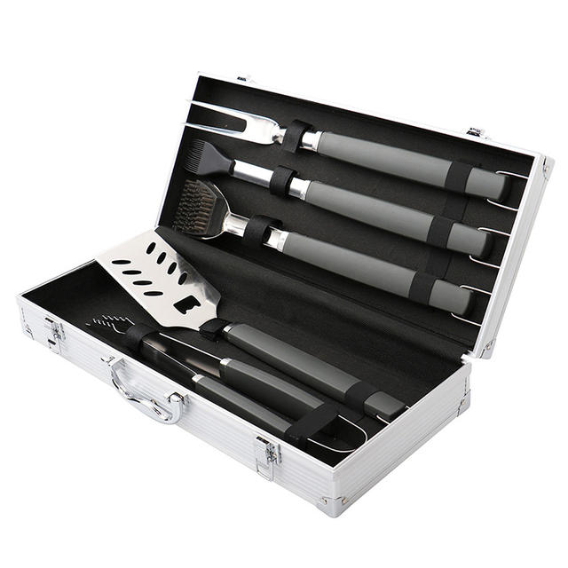 What to consider when choosing a grill tool Grill Tool Sets?