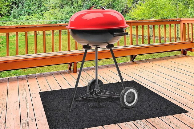 Use Uperla Grill Mats on Composite Decking_1